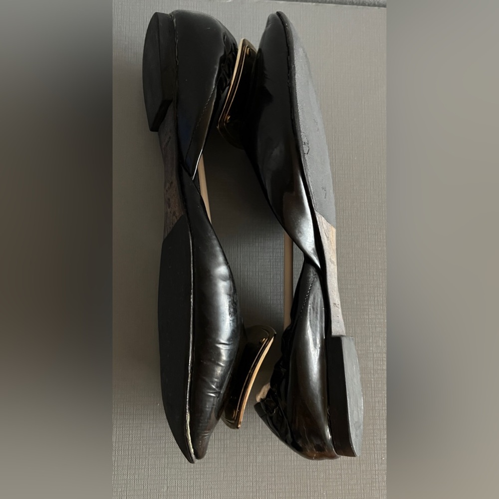 Roger Vivier Chips ballerina flats in patent leather with a gold-tone buckle 7 - Picture 9 of 10
